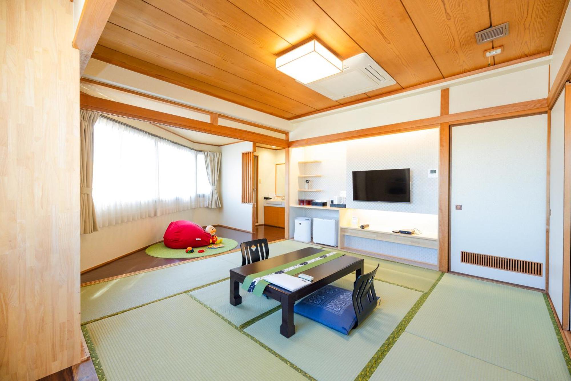 Hotel Takasago Kōchi Buitenkant foto