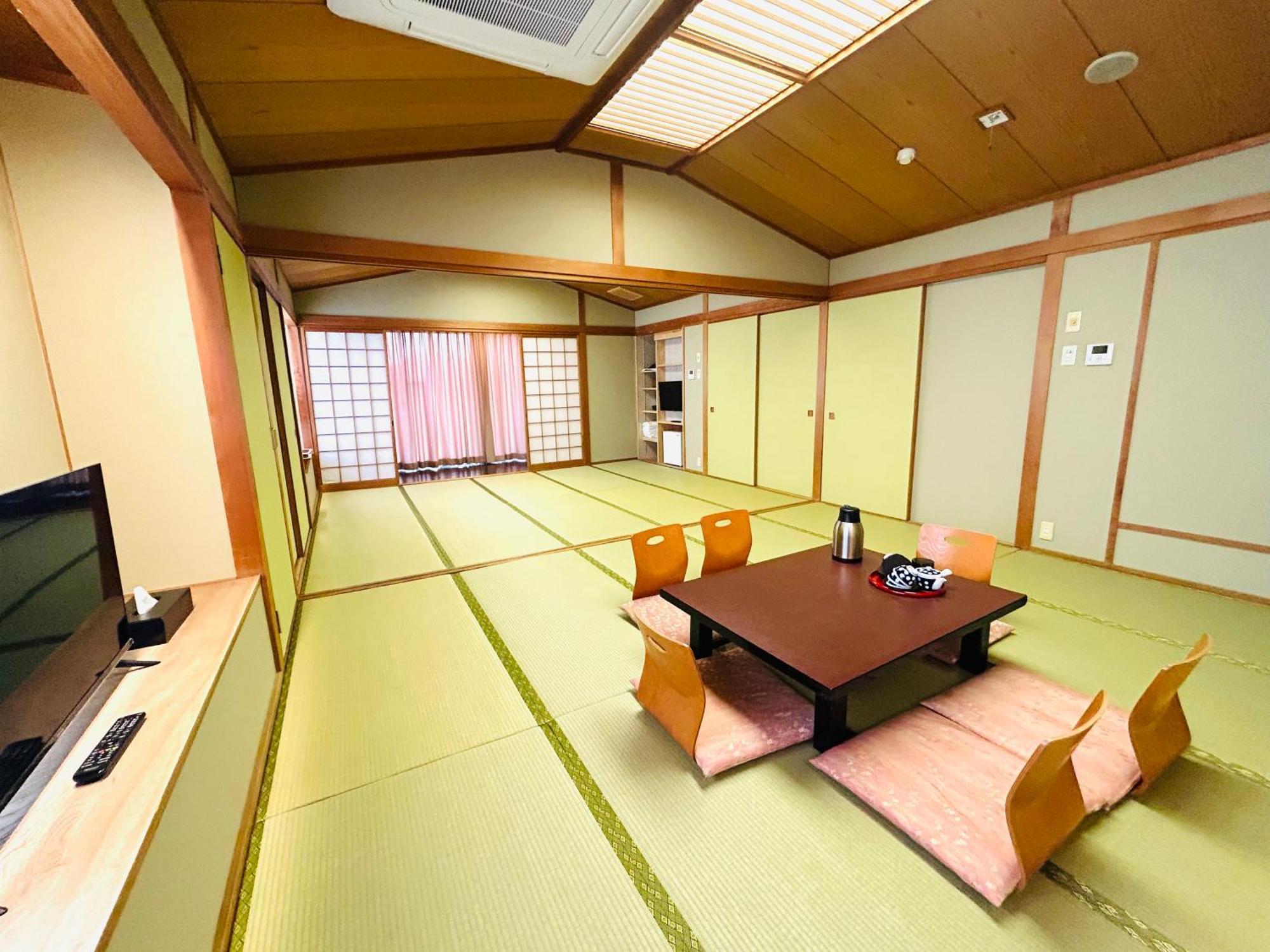 Hotel Takasago Kōchi Buitenkant foto