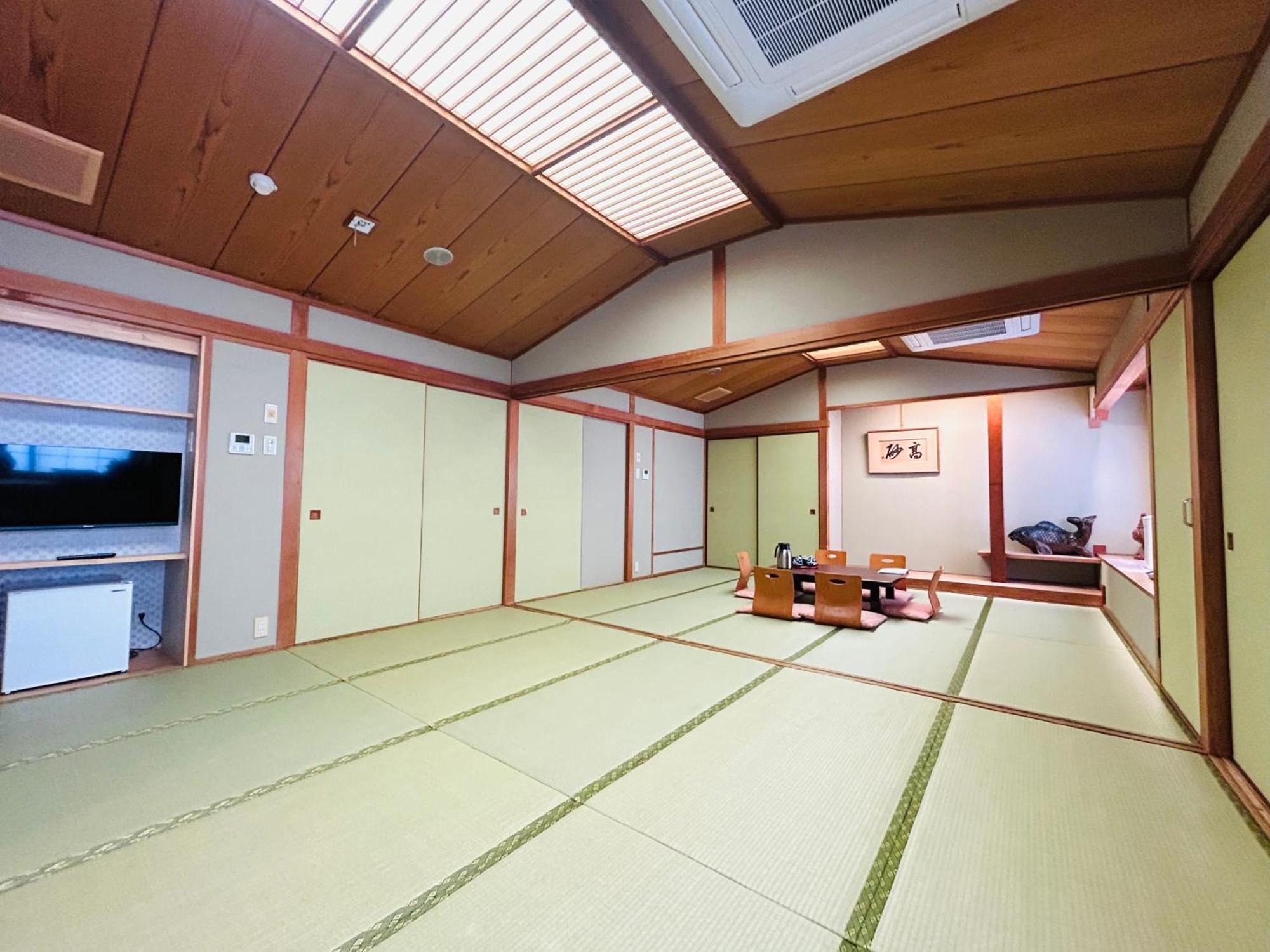 Hotel Takasago Kōchi Buitenkant foto